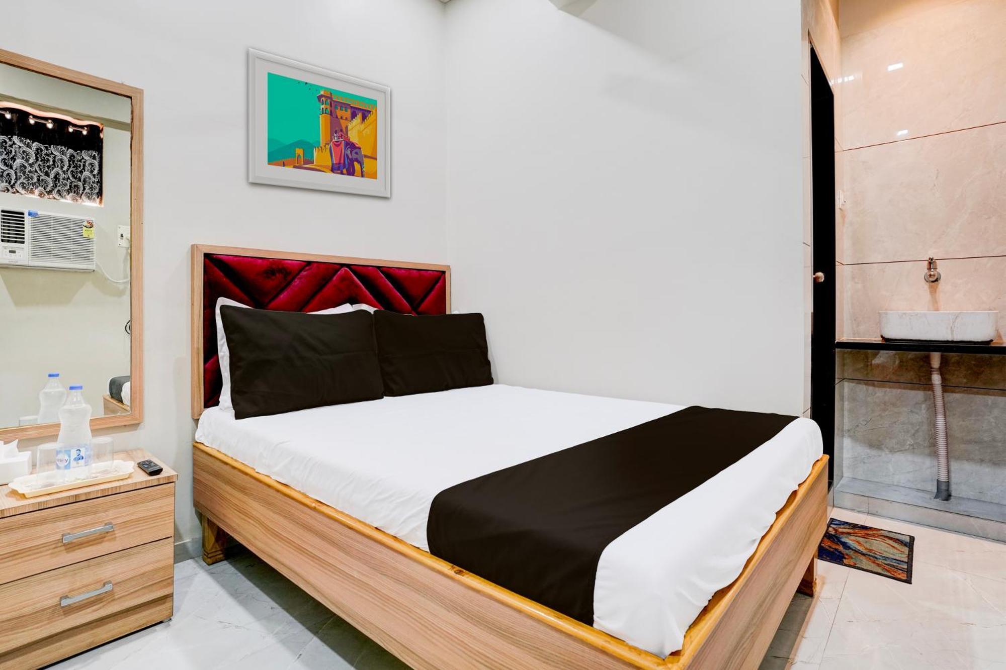 Super Hotel O Divine Fine Dine Lodging And Boarding Kalyān Zewnętrze zdjęcie